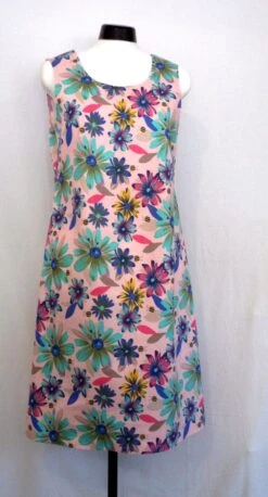 Robe Droite, Légèrement évasée, Semi-ajustée, Sans Manches, à Motifs Fleuris. -Éclat Boutique product 5cf005e5014ee 2