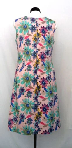 Robe Droite, Légèrement évasée, Semi-ajustée, Sans Manches, à Motifs Fleuris. -Éclat Boutique product 5cf005e5014ee 3