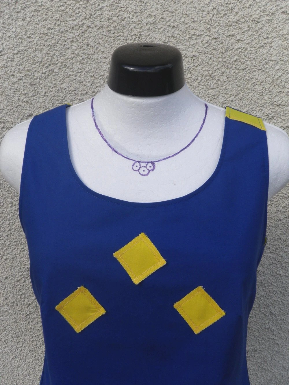 Robe Femme, Forme Trapèze, Semi-ajustée, 2 Poches , Zip Apparente Milieu Dos. 1 Robe Femme, Forme Trapèze, Semi-ajustée, 2 Poches , Zip Apparente Milieu Dos.