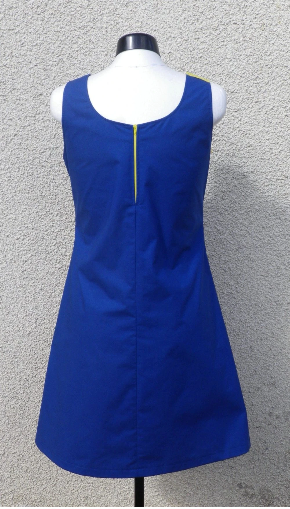 Robe Femme, Forme Trapèze, Semi-ajustée, 2 Poches , Zip Apparente Milieu Dos. 3 Robe Femme, Forme Trapèze, Semi-ajustée, 2 Poches , Zip Apparente Milieu Dos. – Image 3