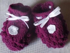 Ensemble Layette Au Tricot,robe Et Chaussons,coloris Prune,taille 3 Mois. -Éclat Boutique product 5d88951b263e4 4