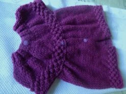 Ensemble Layette Au Tricot,robe Et Chaussons,coloris Prune,taille 3 Mois. -Éclat Boutique product 5d88951b263e4 5