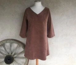 Robe Trapèze Ample En Velours Milleraies Couleur Camel (marron Clair), Encolure En V Devant Et Dos