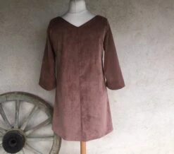 Robe Trapèze Ample En Velours Milleraies Couleur Camel (marron Clair), Encolure En V Devant Et Dos -Éclat Boutique product 5e36ae4fd47e1 4