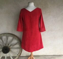 Robe Trapèze Ample En Velours Côtelé (fines Côtes = Velours Milleraies) Couleur Rouge Avec Encolure En V Devant Et Dos Taille 40 5 Robe Trapèze Ample En Velours Côtelé (fines Côtes = Velours Milleraies) Couleur Rouge Avec Encolure En V Devant Et Dos Taille 40 -Éclat Boutique product 5e36b06ecef24 3