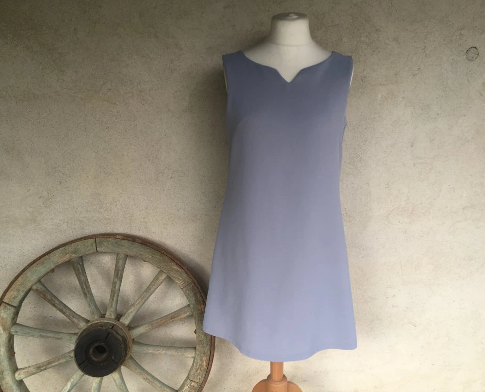 Robe Trapèze Habillée Bleue Claire Sans Manches 2 Robe Trapèze Habillée Bleue Claire Sans Manches – Image 2