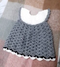 Robe Bebe Grise Au Crochet Unique