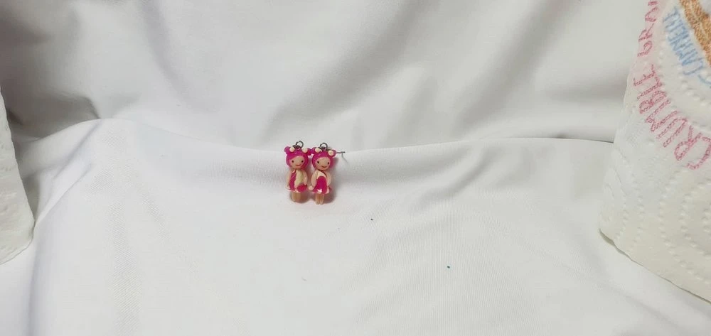 Boucles D'oreilles Enfant Fimo , Bijou Acier Inoxydable, Miniature Fimo, Robe Fuchsia 6 Boucles D'oreilles Enfant Fimo , Bijou Acier Inoxydable, Miniature Fimo, Robe Fuchsia – Image 6