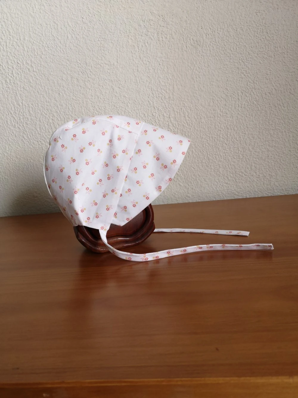 Ensemble Robe Blanche à Fleurs, Béguin Et Culotte Bouffante, Cadeau Naissance 3- 6 Mois 4 Ensemble Robe Blanche à Fleurs, Béguin Et Culotte Bouffante, Cadeau Naissance 3- 6 Mois – Image 4