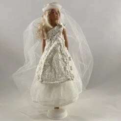 Vêtements Pour Poupée Barbie - "robe De Mariée Romantique"