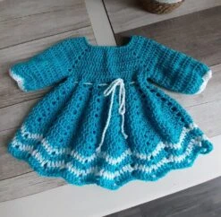 Robe Bebe Turquoise Crochetée A La Main