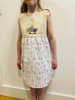 Robe Enfant Lin Et Coton Brodée Licorne -Éclat Boutique product 623f7c6d05334 5