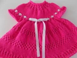 Robe Rose Bébé Tricotée Main , Taille 3 / 6 Mois. -Éclat Boutique product 628b5223b6986 5