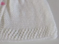 Robe Bébé Tricotée Main , Coloris Blanc Noeuds Et Boutons Roses , Taille 3/6 Mois. -Éclat Boutique product 62ecbe3796d11 3